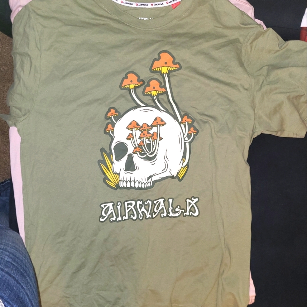 Men's 2xl airwalk t shirt